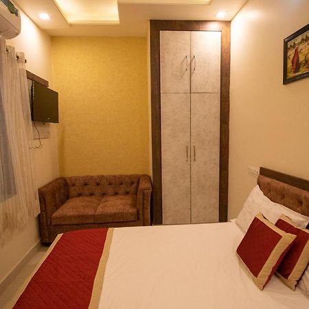 Hotel Aayat Palace ג'איפור מראה חיצוני תמונה